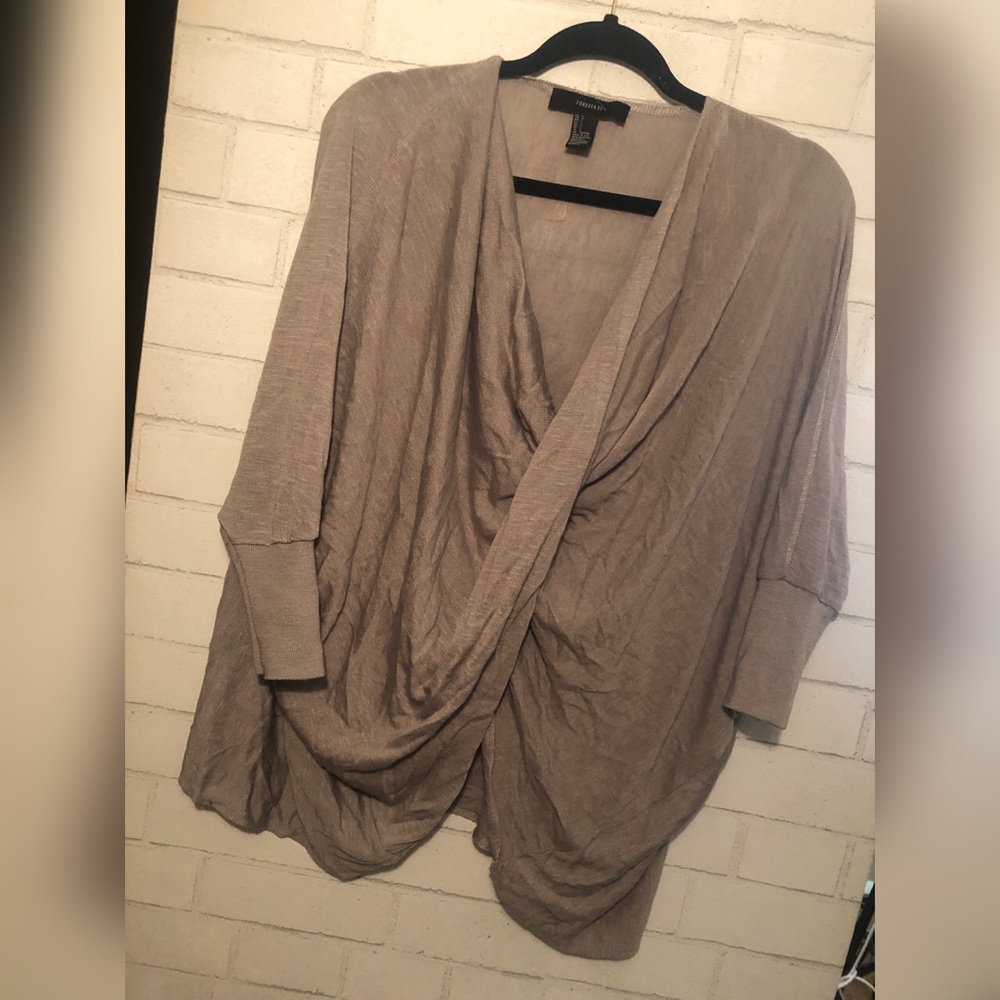Front twist top